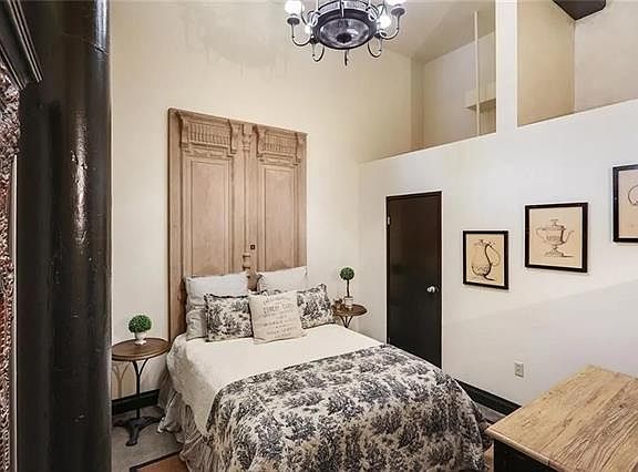 5th image of 920 Poeyfarre St APT 133