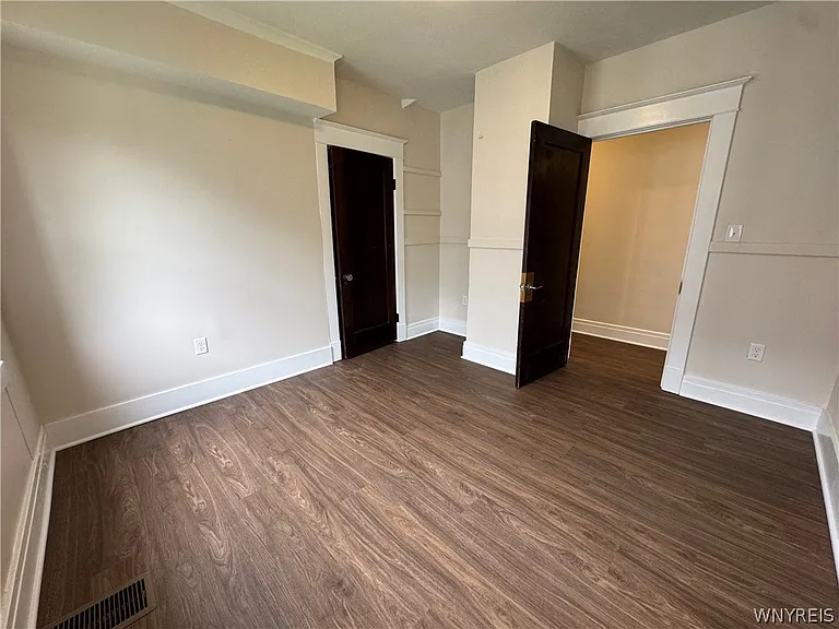 95 W Humboldt Pkwy #B — Photo 15