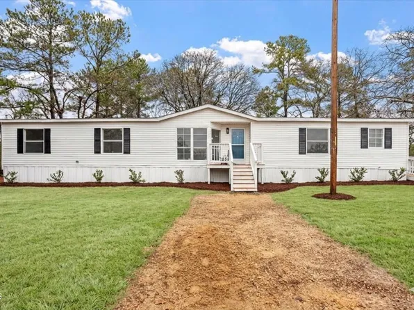 217 McKay Dr, Spring Lake, NC 28390