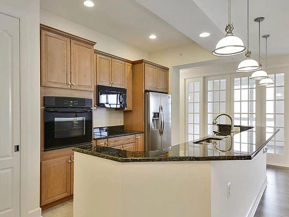 5th image of 1915 Towne Centre Blvd Unit 1015