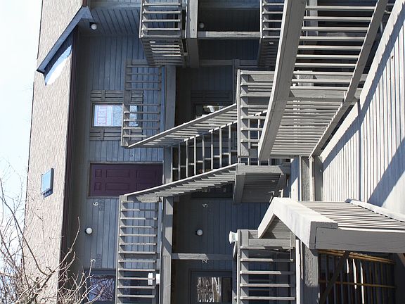 3rd image of 9121 S Pointe Retreat Dr