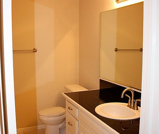 5th image of 8300 Oak Ct