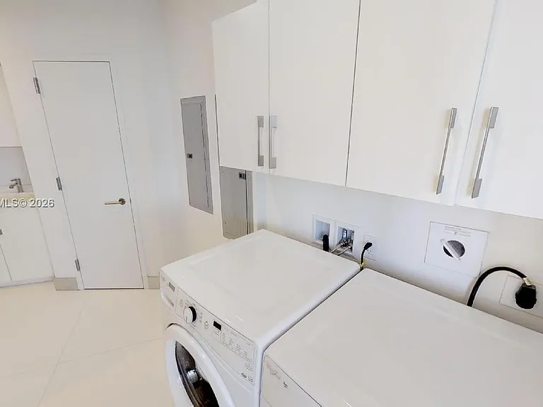 18555 Collins Ave #4804 — Photo 32