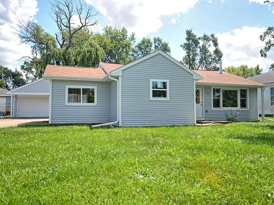 1st image of 235 Oakwood Dr