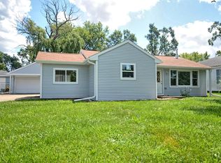 235 Oakwood Dr, Antioch, IL 60002
