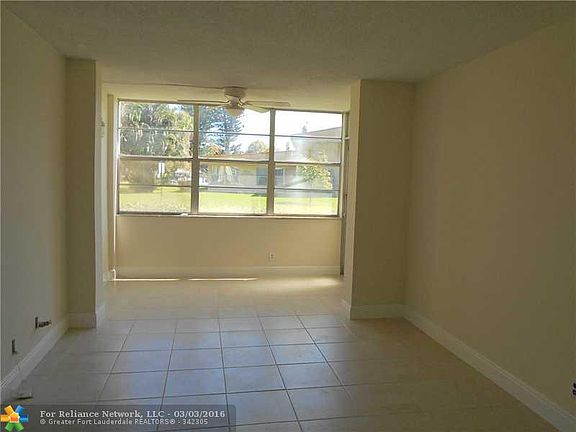 4th image of 2751 Taft St APT 108