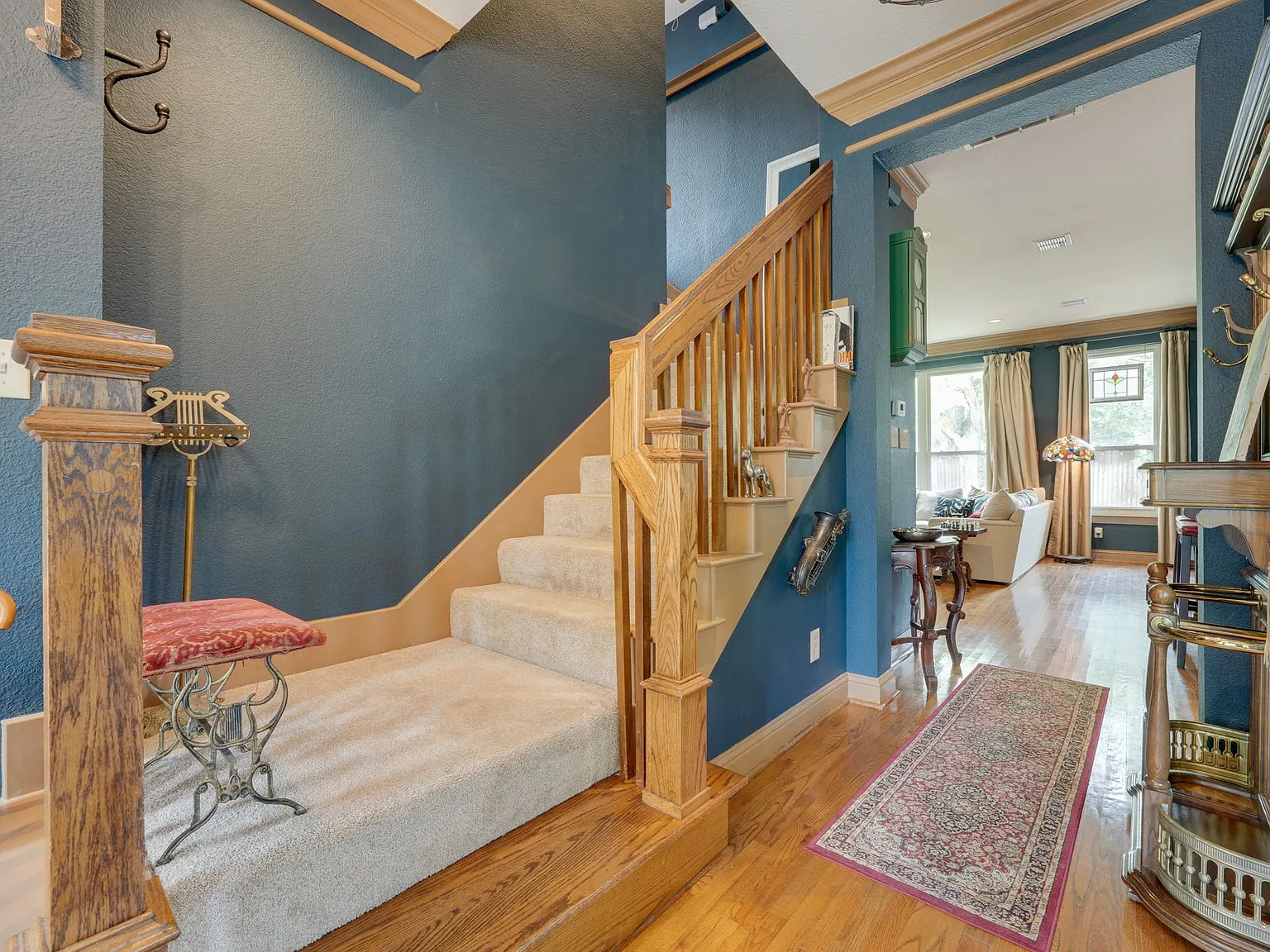 4 bed, 2344 sqft, $5,100 — Photo 3