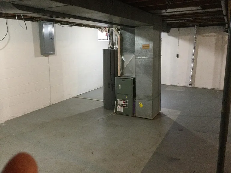 110 N Crater Ave — Photo 2