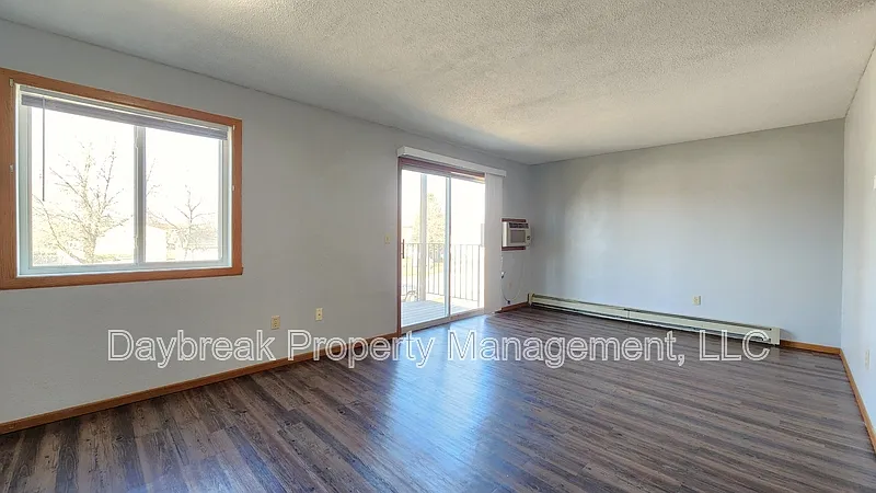 2 bed, 1.0 bath, $850 — Photo 3