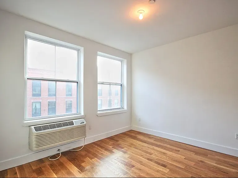 33 Meserole St #3 — Photo 4