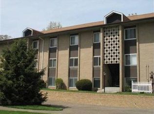 10406 N Church Dr APT 415, Parma Heights, OH 44130