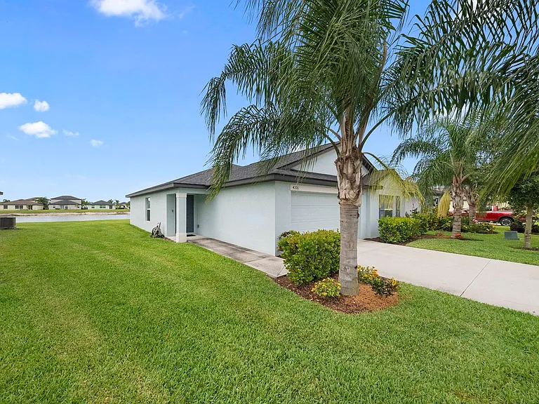 4216 Villa Rapallo Way — Photo 2