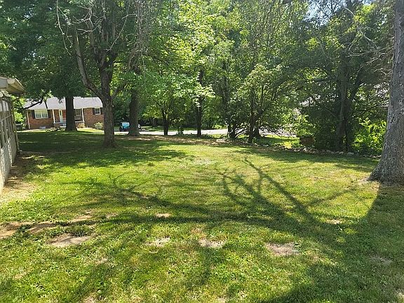 5th image of 4005 College Heights Dr