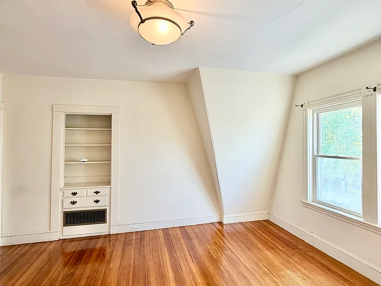 338-340 Central Ave #3 — Photo 5