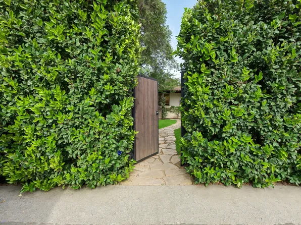 (undisclosed Address), Van Nuys, CA 91401