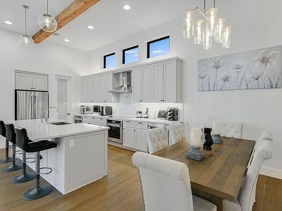 5th image of 1322 Galleria Cir