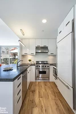 5th image of 261 W 28th St APT 9D