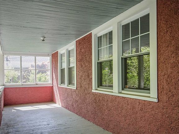 3rd image of 5 Titus Rd Floor 1