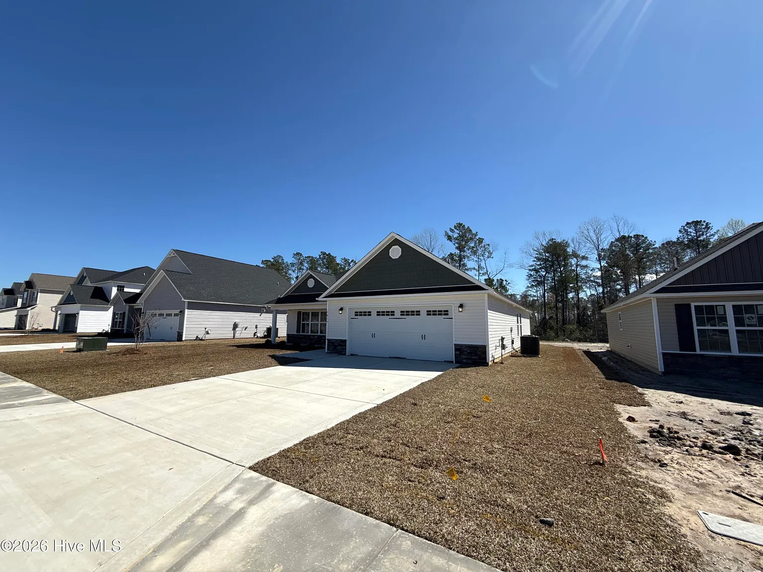3 bed, 2.0 bath, 1528 sqft, $2,200 — Photo 4