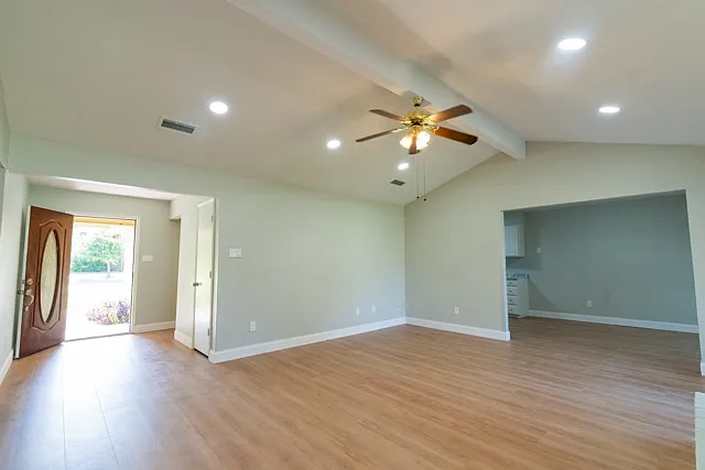 3 bed, 1963 sqft, $2,800 — Photo 2