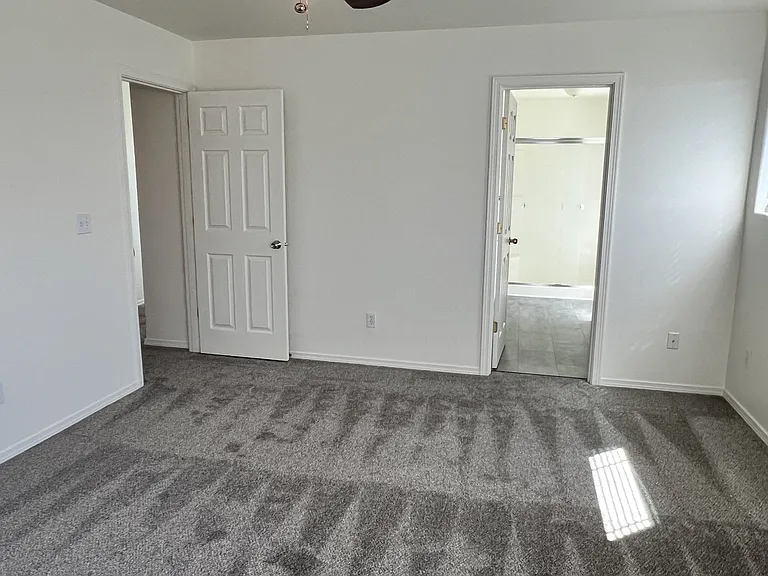 4059 Thoroughbred Ave SE — Photo 9