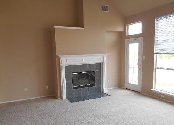 5th image of 7022 Hillshire Ln