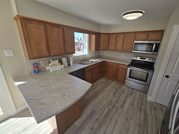 3rd image of 2247 Carmel Rd N