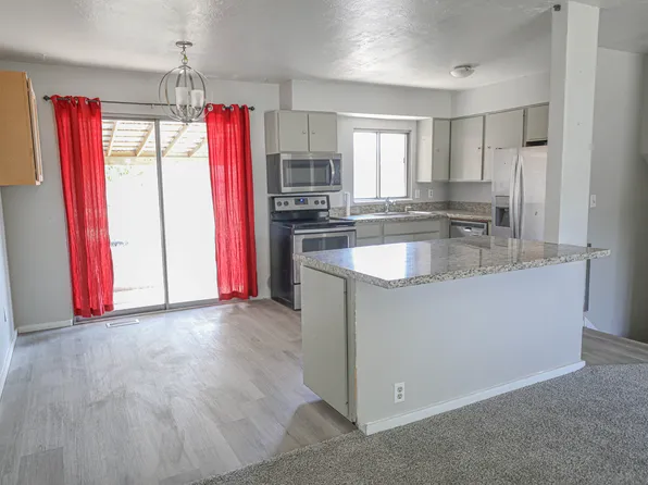 956 N 1175 W, Clinton, UT 84015