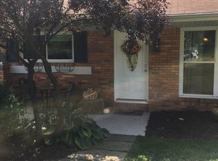 103 Lycoming Dr, Coraopolis, PA 15108