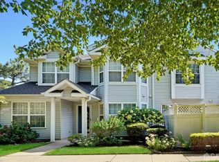 45 Vandeventer Ct #802, Sayreville, NJ