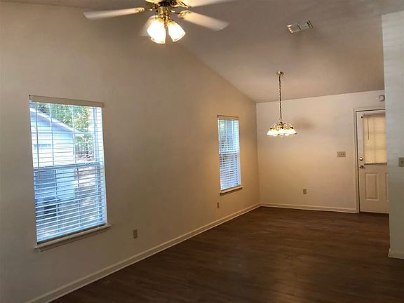 4th image of 3083 Stillwell Ln