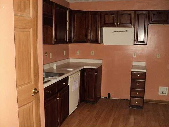 4th image of 2126 Autumn Creek Dr