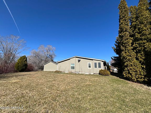 2nd image of 332 Parish Rd