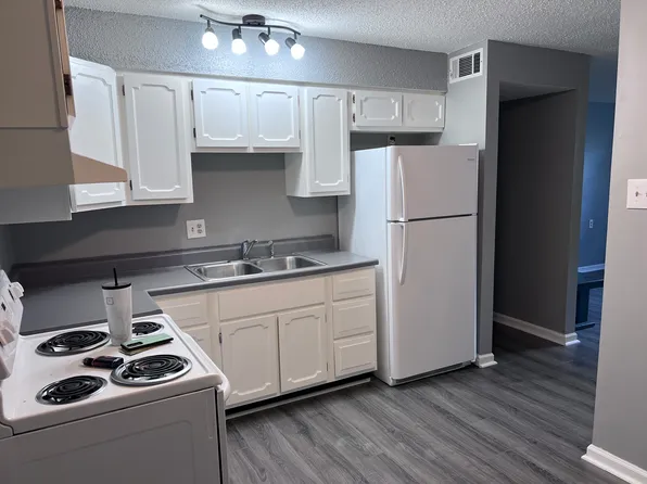 310 East St #11, Madison, IN 47250