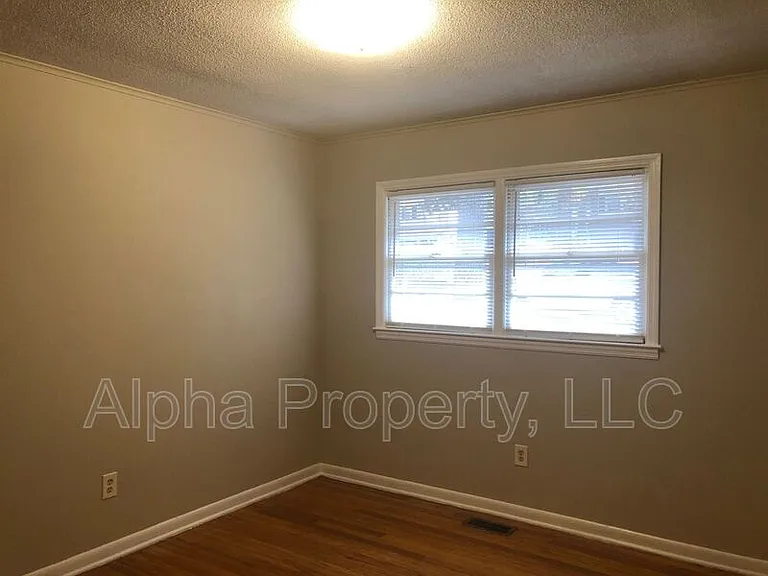 300 Amherst Dr #B — Photo 10
