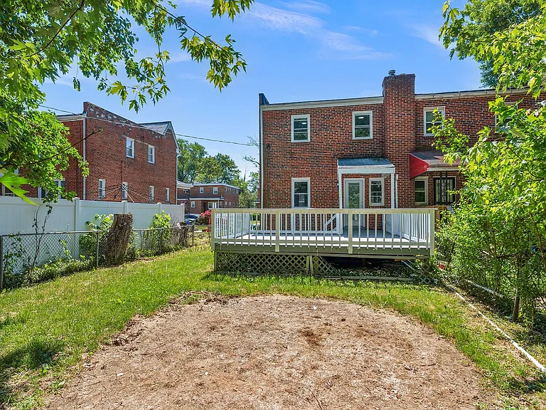 3912 Mortimer Ave — Photo 30