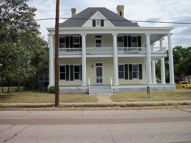 1st image of 308 E Juan Linn St