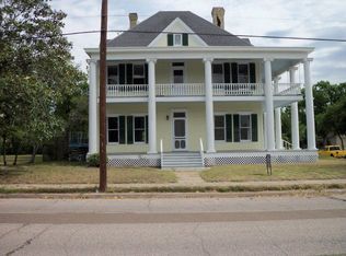 308 E Juan Linn St, Victoria, TX 77901