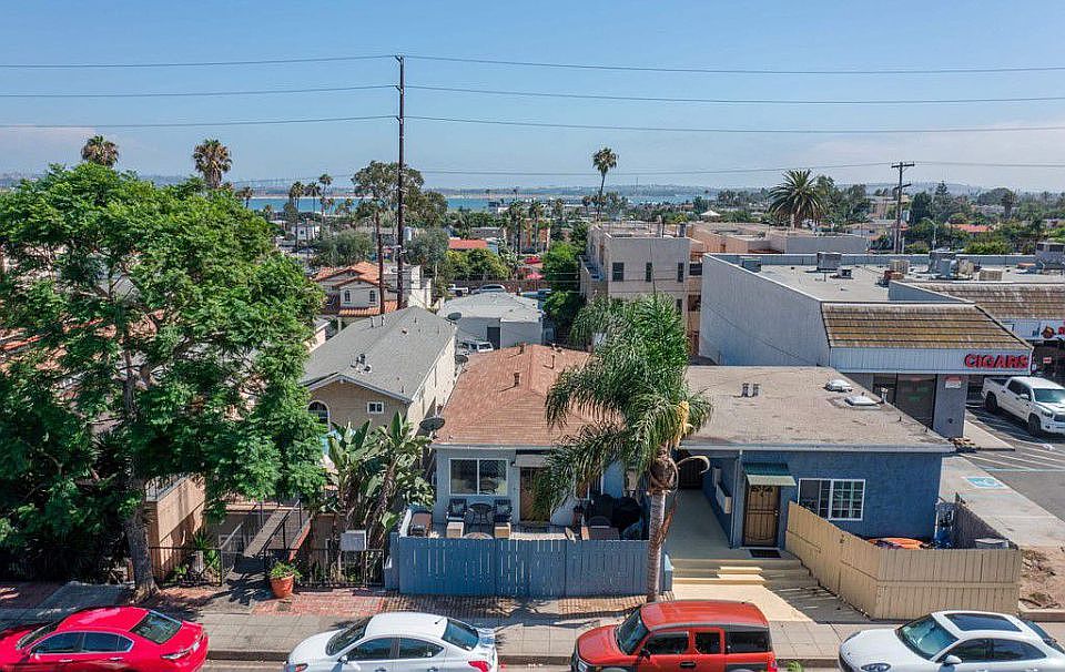 1st image of 2025 Garnet Ave #3