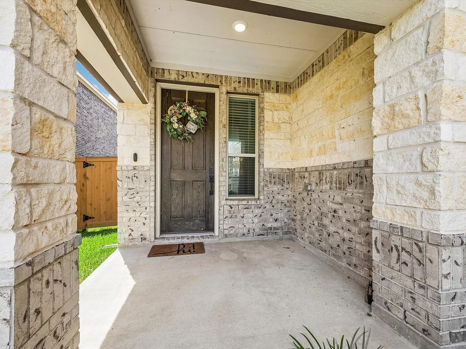 3 bed, 2.5 bath, 1860 sqft, $2,700 — Photo 2