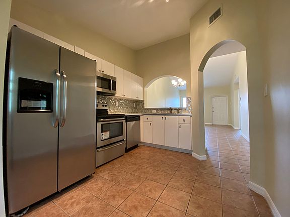 3rd image of 1320 SE 31st Ct Unit 204