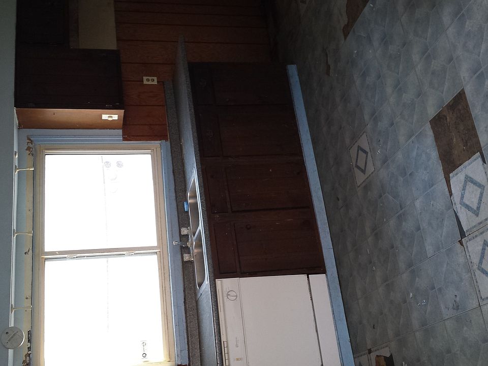 2nd image of 3324 W 48th St