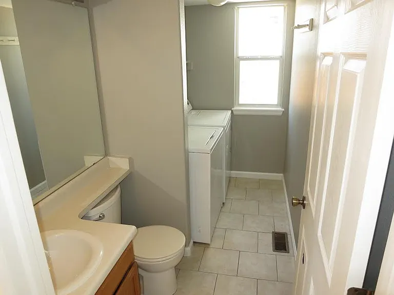 105 Bristol St — Photo 7