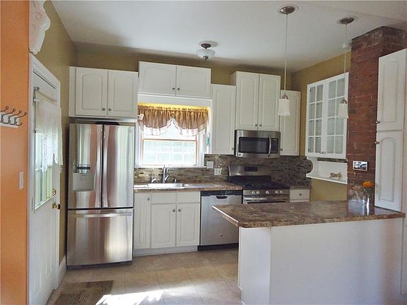 4th image of 1701 Darlington Rd