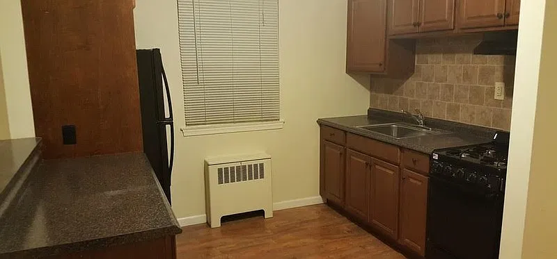 1 bed, 1.0 bath, 500 sqft, $1,300 — Photo 1