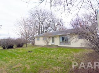 225 W Hickory St, Canton, IL 61520