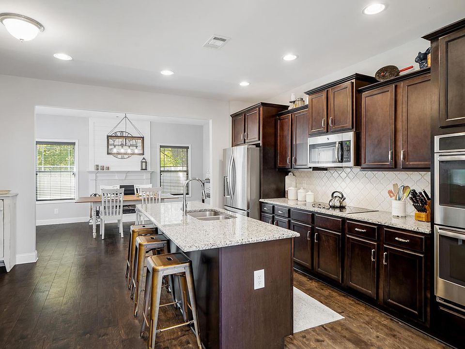 1st image of 3356 N Henderson Way