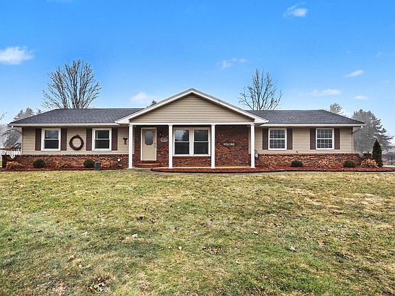 4th image of 56846 Feather Ct