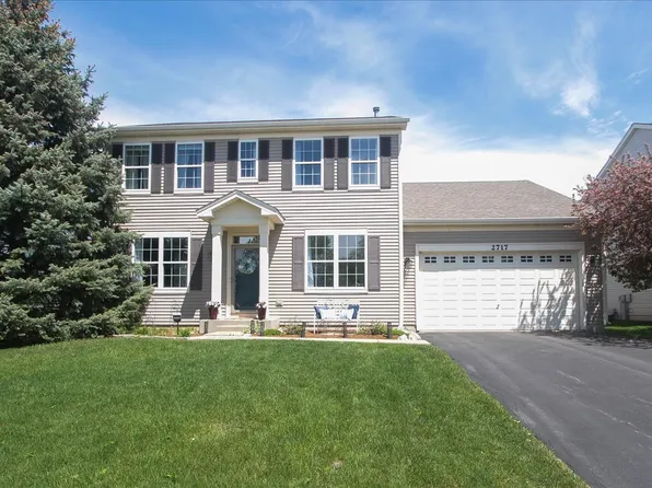 2717 Moraine Valley Rd, Wauconda, IL 60084