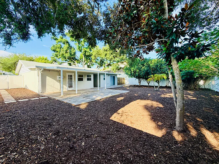 1947 Magnolia St — Photo 18